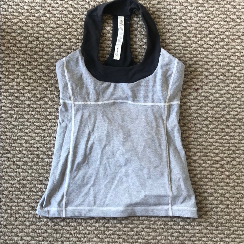 Lululemon scoop neck striped tank! Size 6